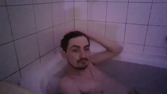 Wesleymodel online show from 04/19/26, 11:07