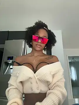 Snapshot of Black_Dolll chatting on 03/04/25, 07:30 Black Dolll online show from 03/04/25, 07:30