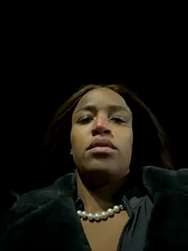 Snapshot of Black_Dolll chatting on 11/10/25, 05:56 Black Dolll online show from 11/10/25, 05:56