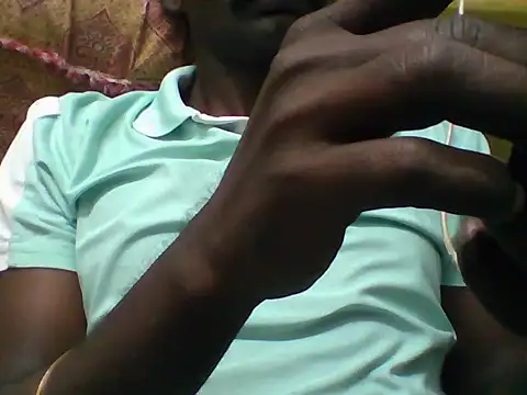 Snapshot of bas1cooks chatting on 12/05/25, 04:25 bas1cooks online show from 12/05/25, 04:25