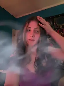 Snapshot of emilysue1 chatting on 01/06/25, 12:13 emilysue1 online show from 01/06/25, 12:13