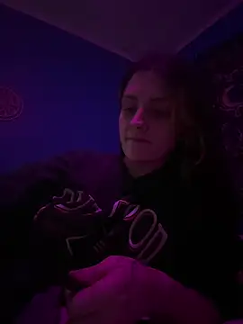 Snapshot of emilysue1 chatting on 03/16/25, 07:48 emilysue1 online show from 03/16/25, 07:48