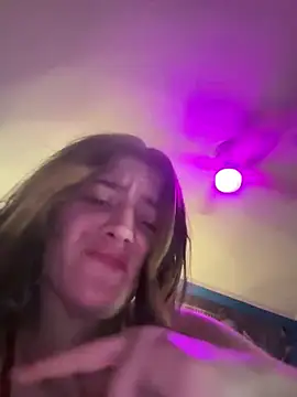 Snapshot of emilysue1 chatting on 03/20/25, 09:15 emilysue1 online show from 03/20/25, 09:15