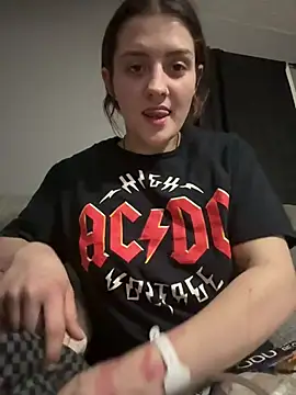 emilysue1 online show from 02/02/26, 07:07