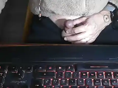 Snapshot of Adri_gard chatting on 01/25/25, 10:39 Adri gard online show from 01/25/25, 10:39