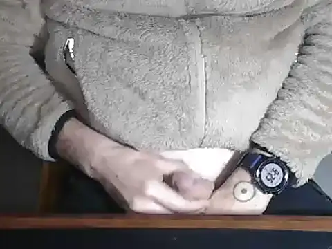 Snapshot of Adri_gard chatting on 02/17/25, 08:26 Adri gard online show from 02/17/25, 08:26