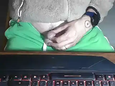 Snapshot of Adri_gard chatting on 03/22/25, 09:42 Adri gard online show from 03/22/25, 09:42