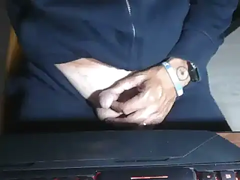 Snapshot of Adri_gard chatting on 09/29/25, 08:24 Adri gard online show from 09/29/25, 08:24