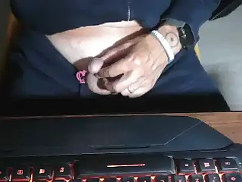 Snapshot of Adri_gard chatting on 10/01/25, 08:59 Adri gard online show from 10/01/25, 08:59