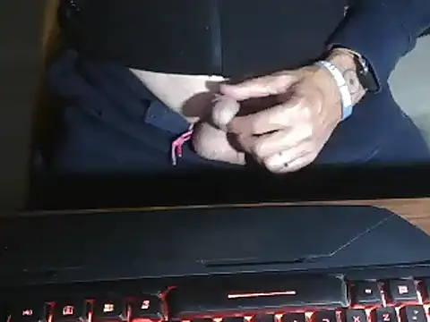 Snapshot of Adri_gard chatting on 10/03/25, 08:50 Adri gard online show from 10/03/25, 08:50