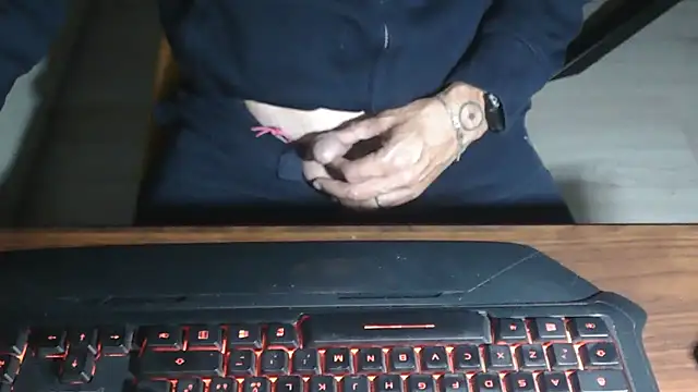 Snapshot of Adri_gard chatting on 10/21/25, 08:53 Adri gard online show from 10/21/25, 08:53