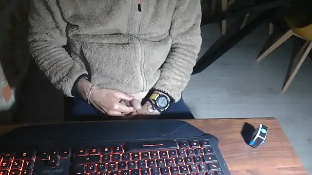 Adri gard online show from 04/16/26, 08:20