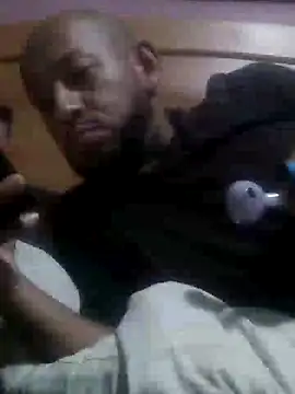 pineda1689 online show from 12/17/24, 03:49