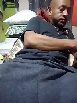 pineda1689 online show from 02/26/25, 10:09