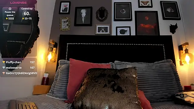 Snapshot of Charlotte__Benett chatting on 02/27/25, 07:23 Charlotte Benett online show from 02/27/25, 07:23