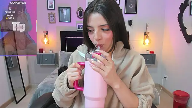 Snapshot of Charlotte__Benett chatting on 10/07/25, 03:36 Charlotte Benett online show from 10/07/25, 03:36