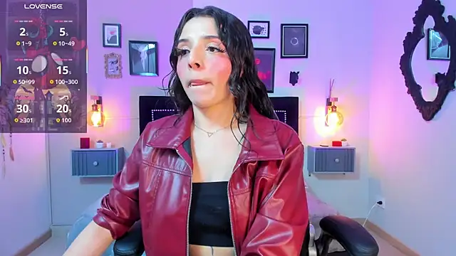 Snapshot of Charlotte__Benett chatting on 11/03/25, 04:36 Charlotte Benett online show from 11/03/25, 04:36