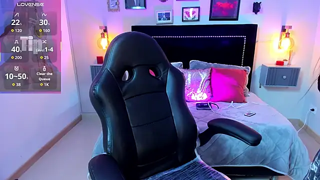 Snapshot of Charlotte__Benett chatting on 11/29/25, 04:26 Charlotte Benett online show from 11/29/25, 04:26