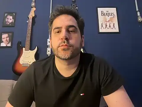 hotsafadinho online show from 03/10/25, 03:45