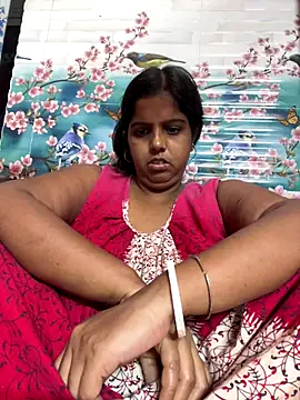 Snapshot of Beauty-queen chatting on 11/06/25, 10:38 Beauty-queen online show from 11/06/25, 10:38