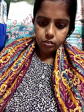 Snapshot of Beauty-queen chatting on 11/15/25, 10:23 Beauty-queen online show from 11/15/25, 10:23