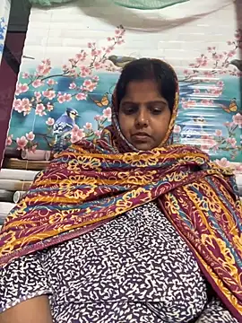 Snapshot of Beauty-queen chatting on 11/21/25, 02:27 Beauty-queen online show from 11/21/25, 02:27