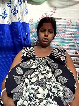 Beauty-queen online show from 04/15/26, 11:50