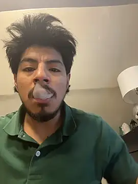 Snapshot of MynameisPaco chatting on 11/24/25, 01:22 MynameisPaco online show from 11/24/25, 01:22