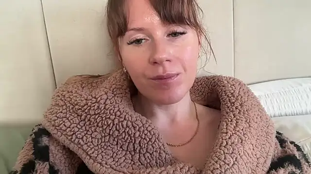 redheadrosie69 online show from 11/20/25, 10:26