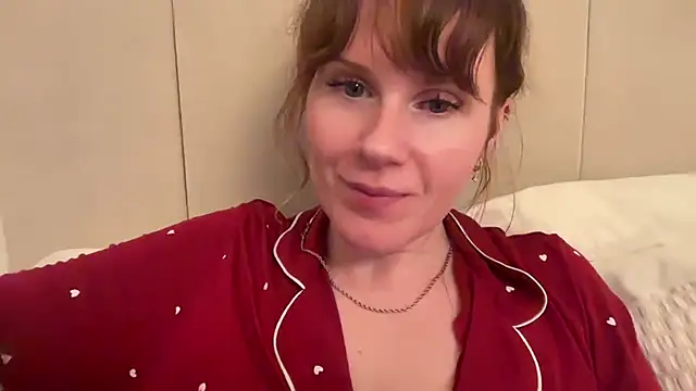 redheadrosie69 online show from 11/24/25, 07:57