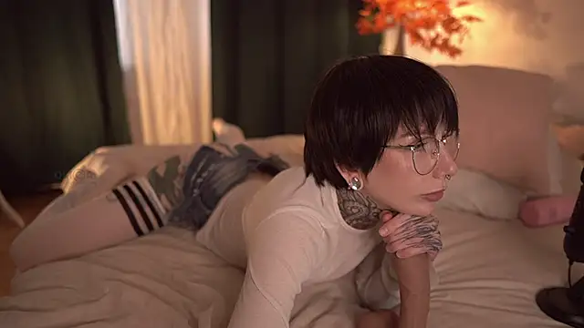 Snapshot of ifuckingtoy_ chatting on 10/19/25, 01:01 ifuckingtoy online show from 10/19/25, 01:01