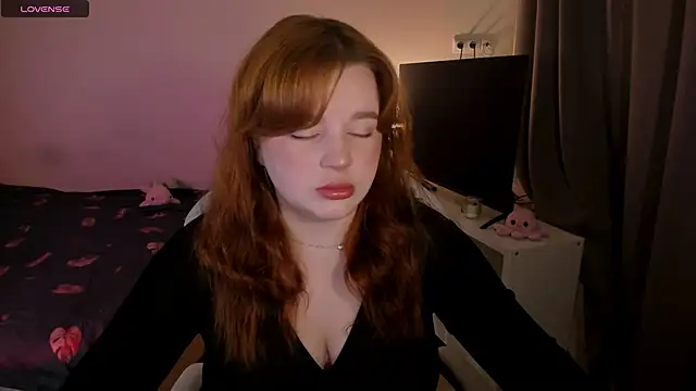 Snapshot of _Lisa_x chatting on 12/02/24, 07:14 Lisa x online show from 12/02/24, 07:14