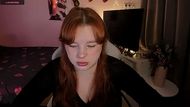 Snapshot of _Lisa_x chatting on 12/31/24, 10:37 Lisa x online show from 12/31/24, 10:37