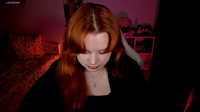 Snapshot of _Lisa_x chatting on 10/20/25, 02:17 Lisa x online show from 10/20/25, 02:17