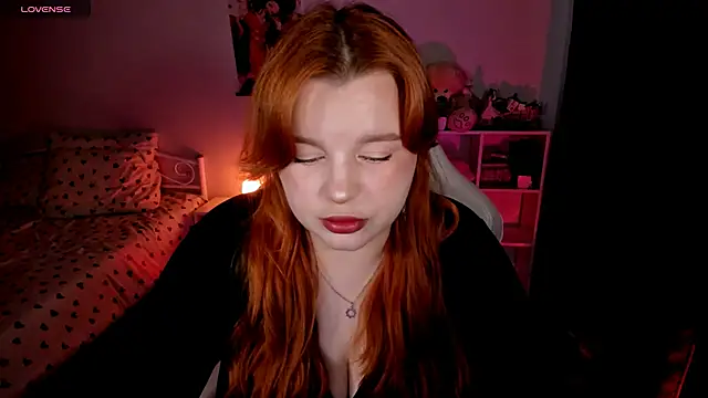 Snapshot of _Lisa_x chatting on 10/23/25, 12:04 Lisa x online show from 10/23/25, 12:04