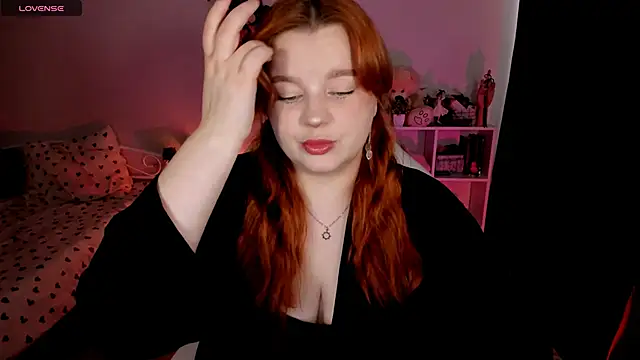 Snapshot of _Lisa_x chatting on 11/01/25, 05:42 Lisa x online show from 11/01/25, 05:42