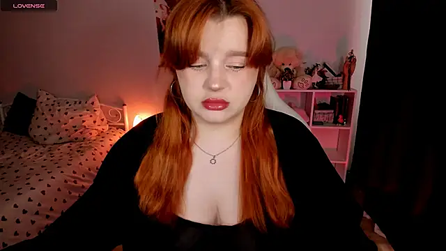 Snapshot of _Lisa_x chatting on 11/04/25, 05:28 Lisa x online show from 11/04/25, 05:28