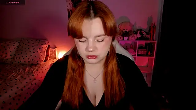 Snapshot of _Lisa_x chatting on 11/06/25, 05:41 Lisa x online show from 11/06/25, 05:41