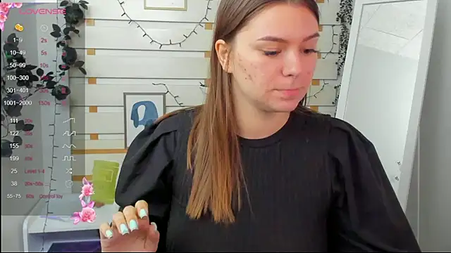Snapshot of Josephine_Kiss chatting on 03/26/26, 01:17 Josephine Kiss online show from 03/26/26, 01:17
