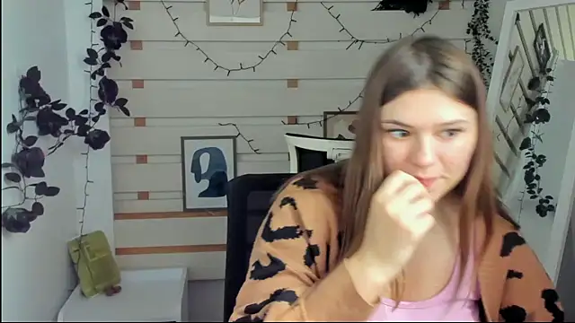 Snapshot of Josephine_Kiss chatting on 04/06/26, 12:28 Josephine Kiss online show from 04/06/26, 12:28