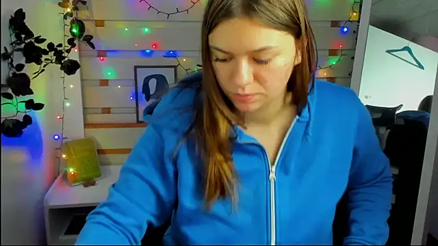 Snapshot of Josephine_Kiss chatting on 04/15/26, 01:18 Josephine Kiss online show from 04/15/26, 01:18