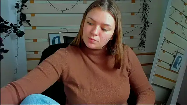 Snapshot of Josephine_Kiss chatting on 04/18/26, 07:12 Josephine Kiss online show from 04/18/26, 07:12