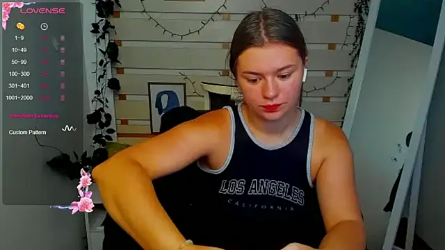 Josephine Kiss online show from 08/05/26, 02:20
