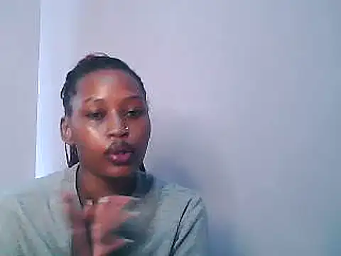 Snapshot of Sweet_Vinkah chatting on 02/17/25, 12:48 Sweet Vinkah online show from 02/17/25, 12:48