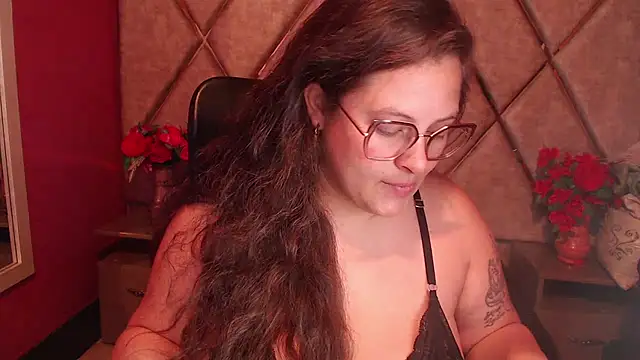 Snapshot of SaraThomso chatting on 10/03/25, 03:47 SaraThomso online show from 10/03/25, 03:47