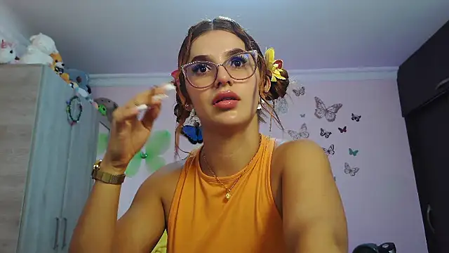 caroline jonson online show from 01/10/26, 07:48