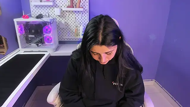 Danna 777  online show from 10/19/25, 08:42