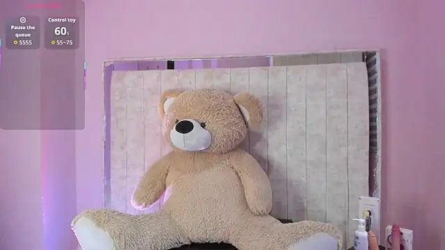 Danna 777  online show from 11/26/25, 10:00