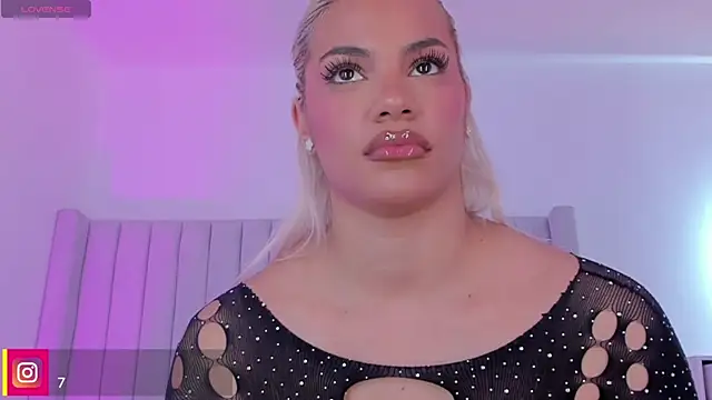 Shelynna azzul online show from 11/06/25, 07:37