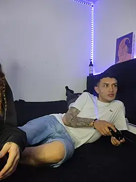 Snapshot of Tifanny_Sweett chatting on 11/14/25, 07:40 Tifanny Sweett online show from 11/14/25, 07:40